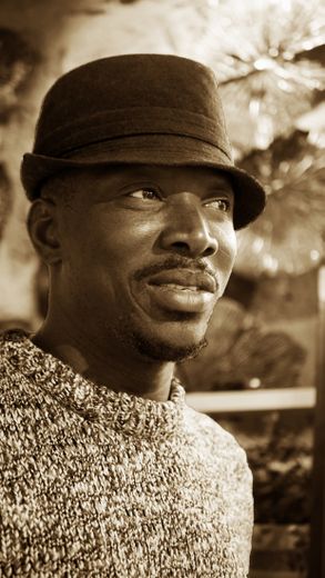 Portrait de Karim Ouedraogo OAK, artiste bronzier